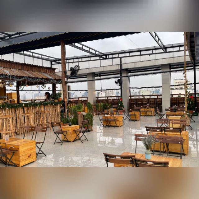 Review quán cafe Chuyện Rooftop Phú Nhuận