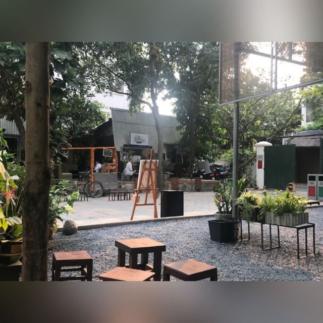 Review quán cafe triển lãm Ươm Art Hub Bình Thạnh