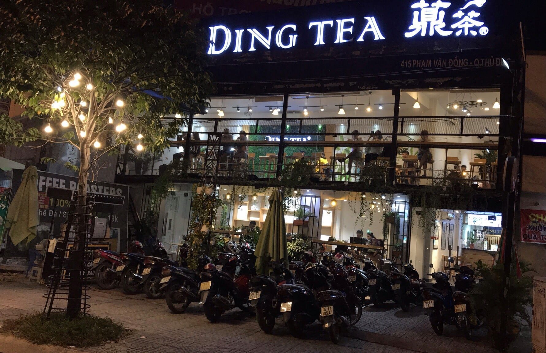 View bên ngoài Dingtea Phạm Văn Đồng rất rộng rãi và thoáng đãng