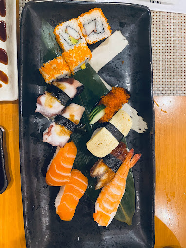 Tokyo Deli nổi tiếng với sushi