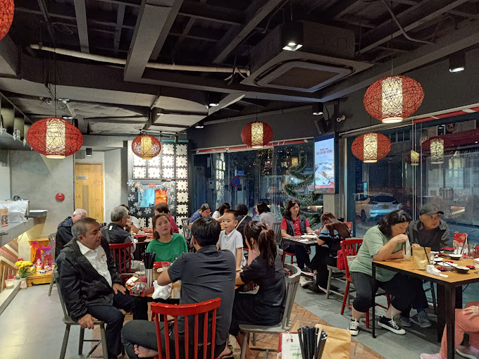 Rất đông thực khách đến với Nhà hàng San Fu Lou 