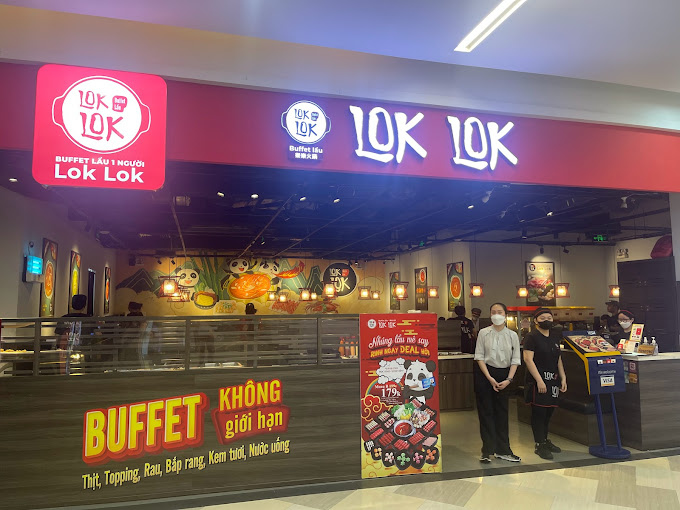 Nhà hàng Buffet Lẩu Lok Lok có vị trí thoáng mát, rộng rãi, nằm trên tầng 6 của Vạn Hạnh Mall