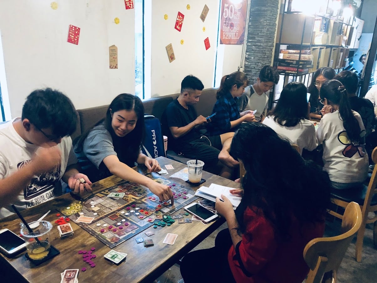 CashFlow Boardgame Cafe là nơi lý tưởng để vừa họp nhóm lại vừa giải trí