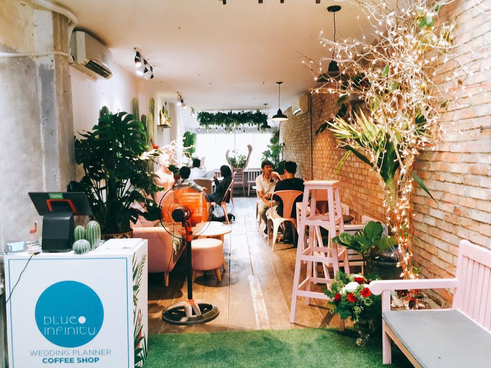 Blue Infinity Coffee sở hữu không gian ấm cúng và lãng mạn dành cho các LGBT
