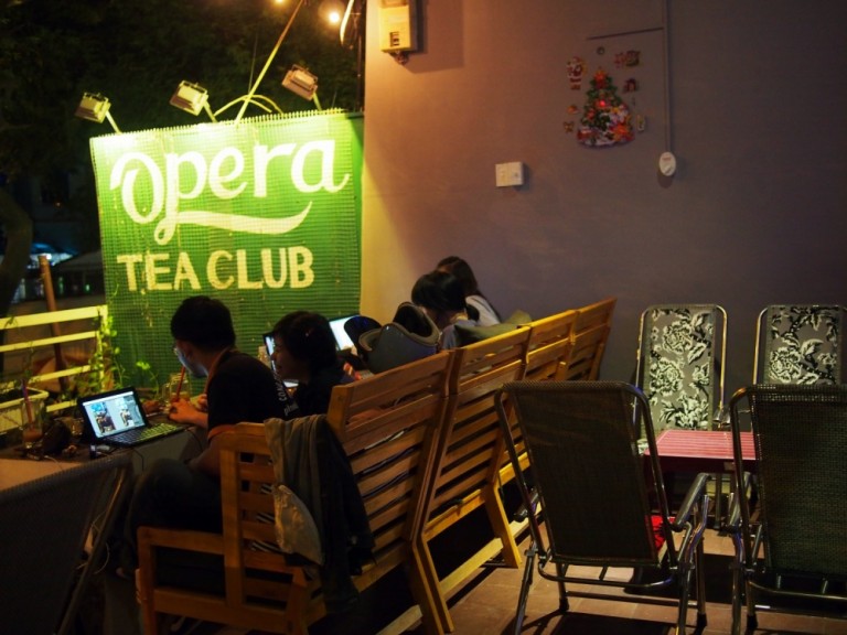 Opera Tea Club là điểm dừng chân của các bạn học sinh, sinh viên