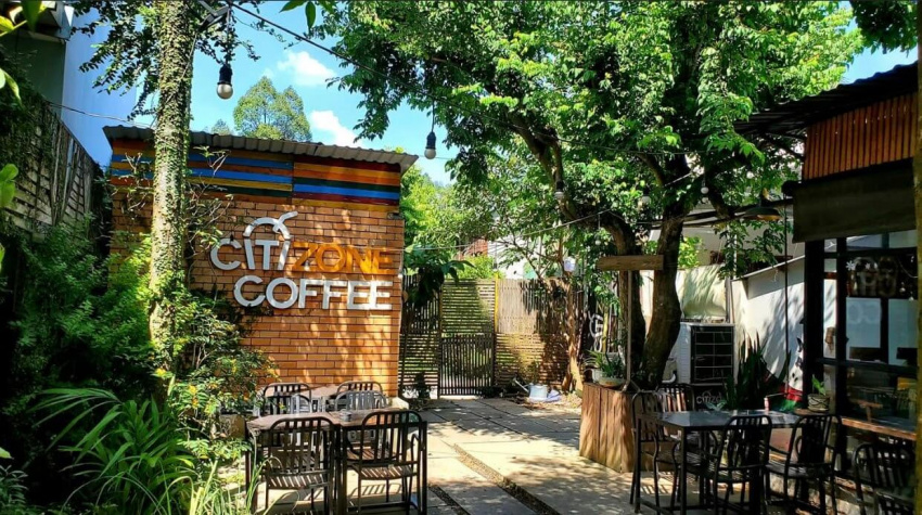 Khuôn viên bên ngoài thoáng đãng quán Citi Zone Coffee