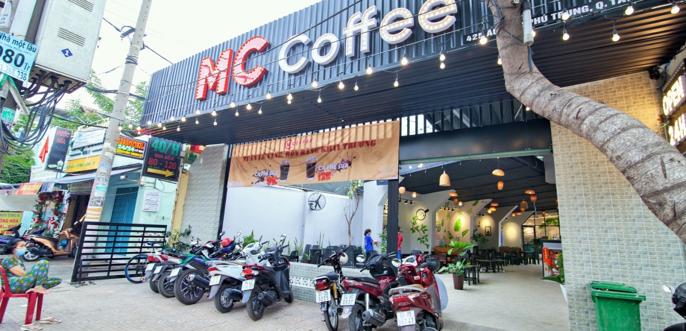 Mặt tiền rộng rãi thoáng đãng của quán MC Coffee