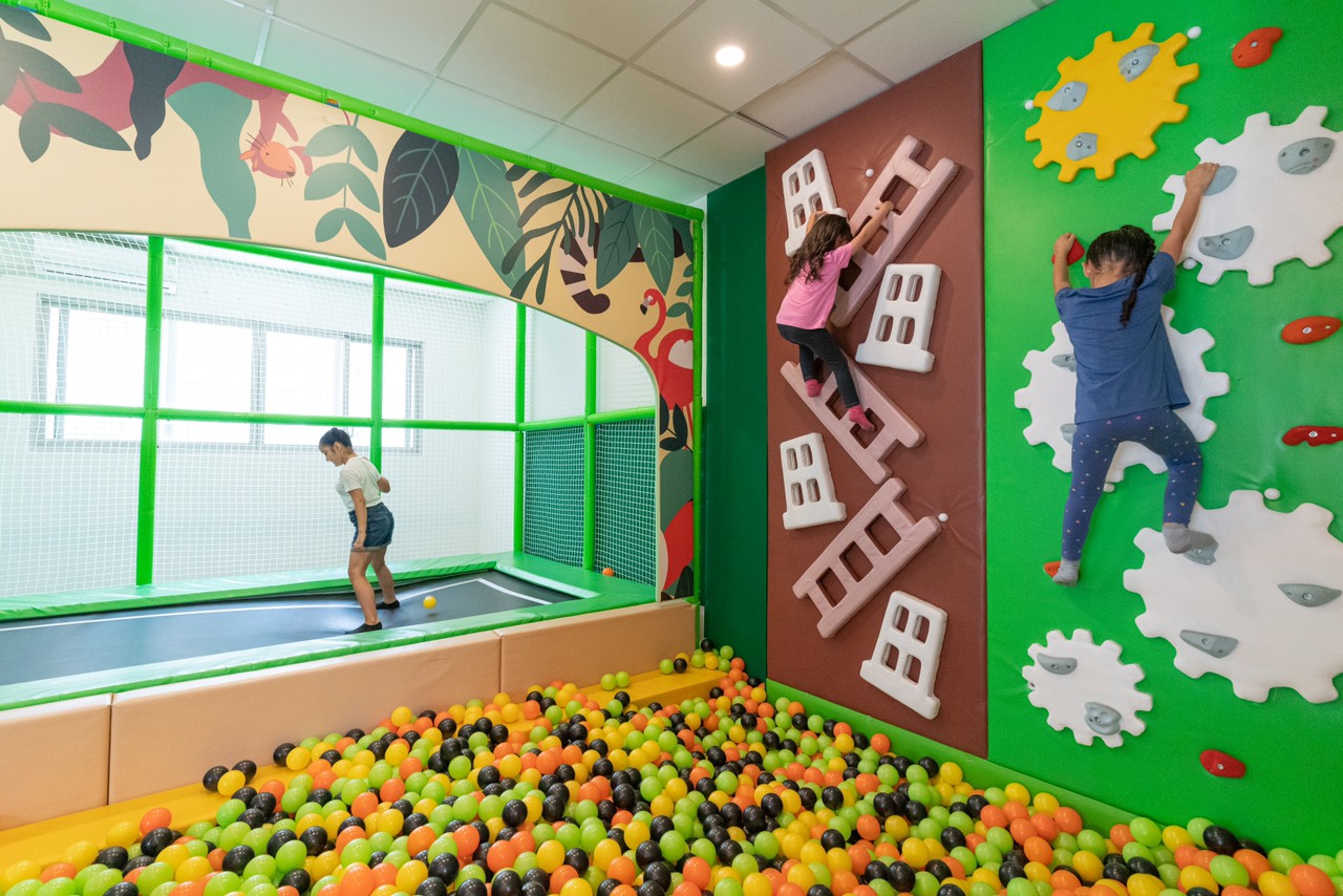 Nhiều hoạt động, trò chơi thú vị dành cho trẻ tại quán Cozy Bistro – Coffee & Kids Playhouse 