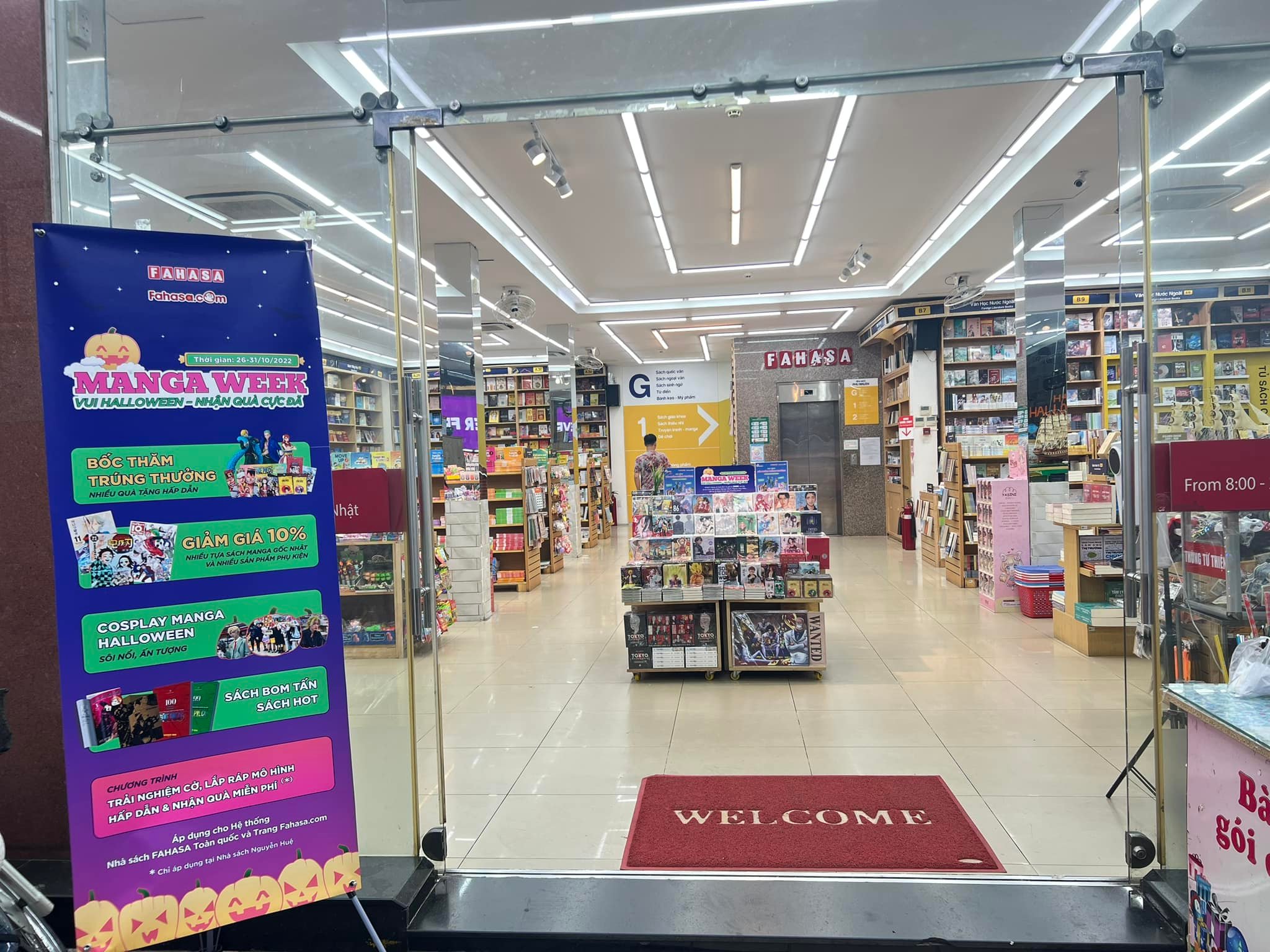 Nhà sách FAHASA Phú Nhuận là nơi lý tưởng để mua sắm sách và văn phòng phẩm