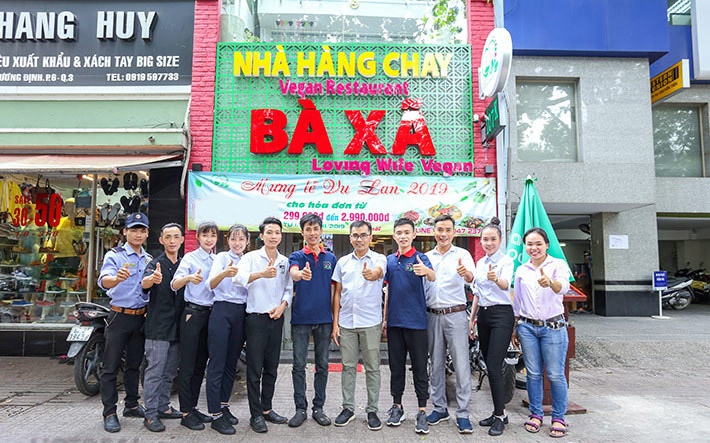 Nhà hàng Chay Bà Xã là một trong những nhà hàng chay nổi tiếng tại Sài Gòn