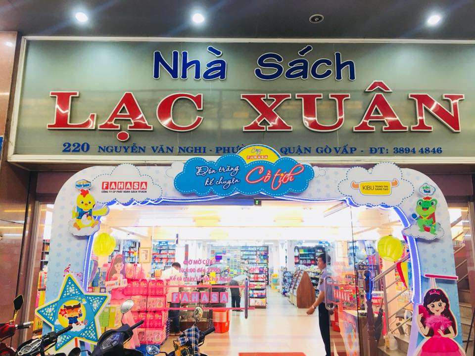 Nhà sách FAHASA Lạc Xuân cung cấp đầy đủ các loại sách cho tín đồ yêu sách