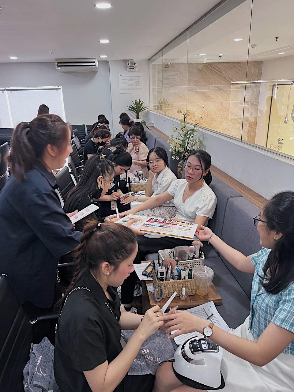 Nuli Bloom Beauty là nơi có dịch vụ nail chuyên nghiệp và chất lượng tại TPHCM