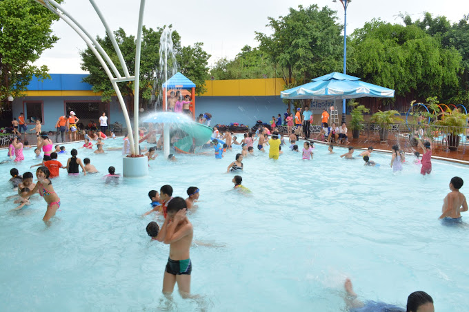 Khu vui chơi KizCity có bể bơi cho trẻ em cực sạch sẽ và an toàn, có hệ thống cầu trượt