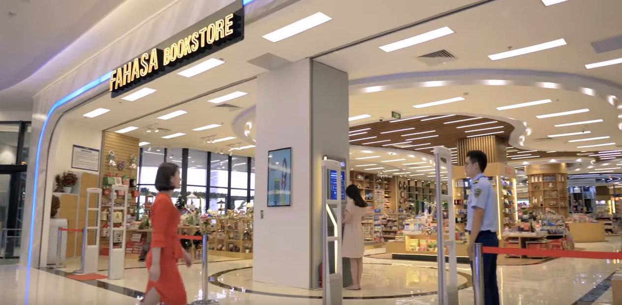 Nhà sách FAHASA Hùng Vương Plaza nơi trải nghiệm mua sách tuyệt vời