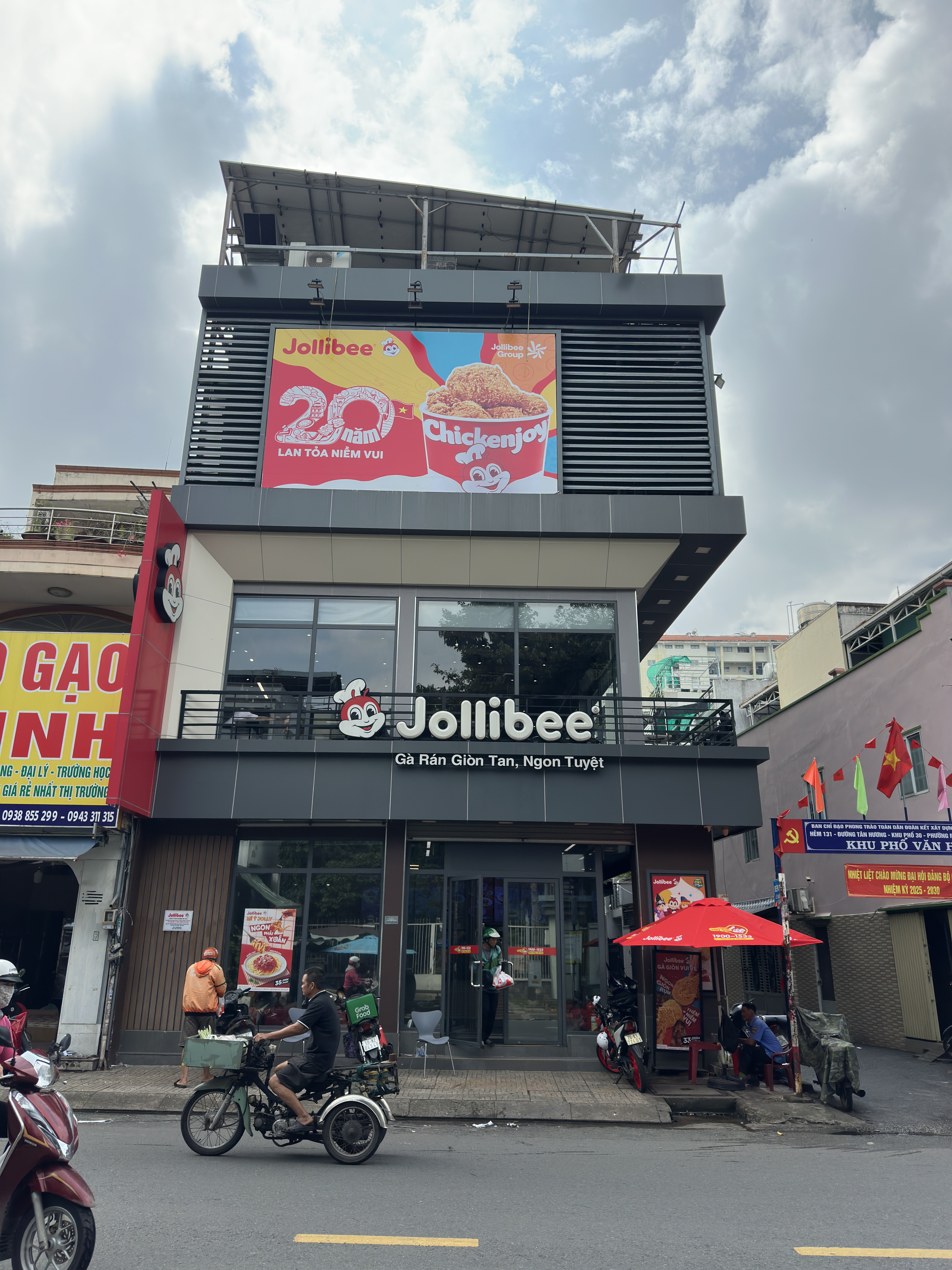 Jollibee Tân Hương
