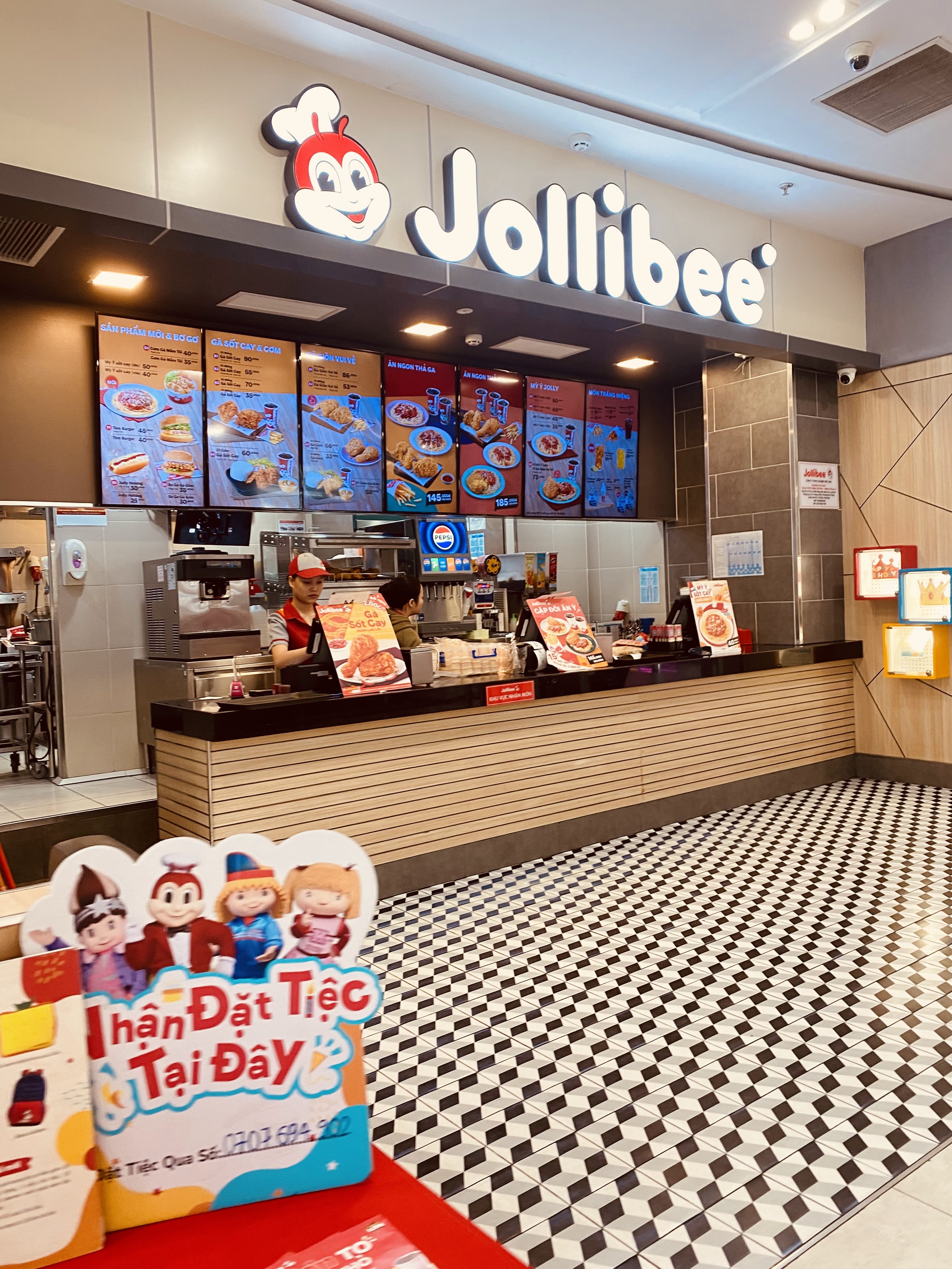 Jollibee Tân Phú