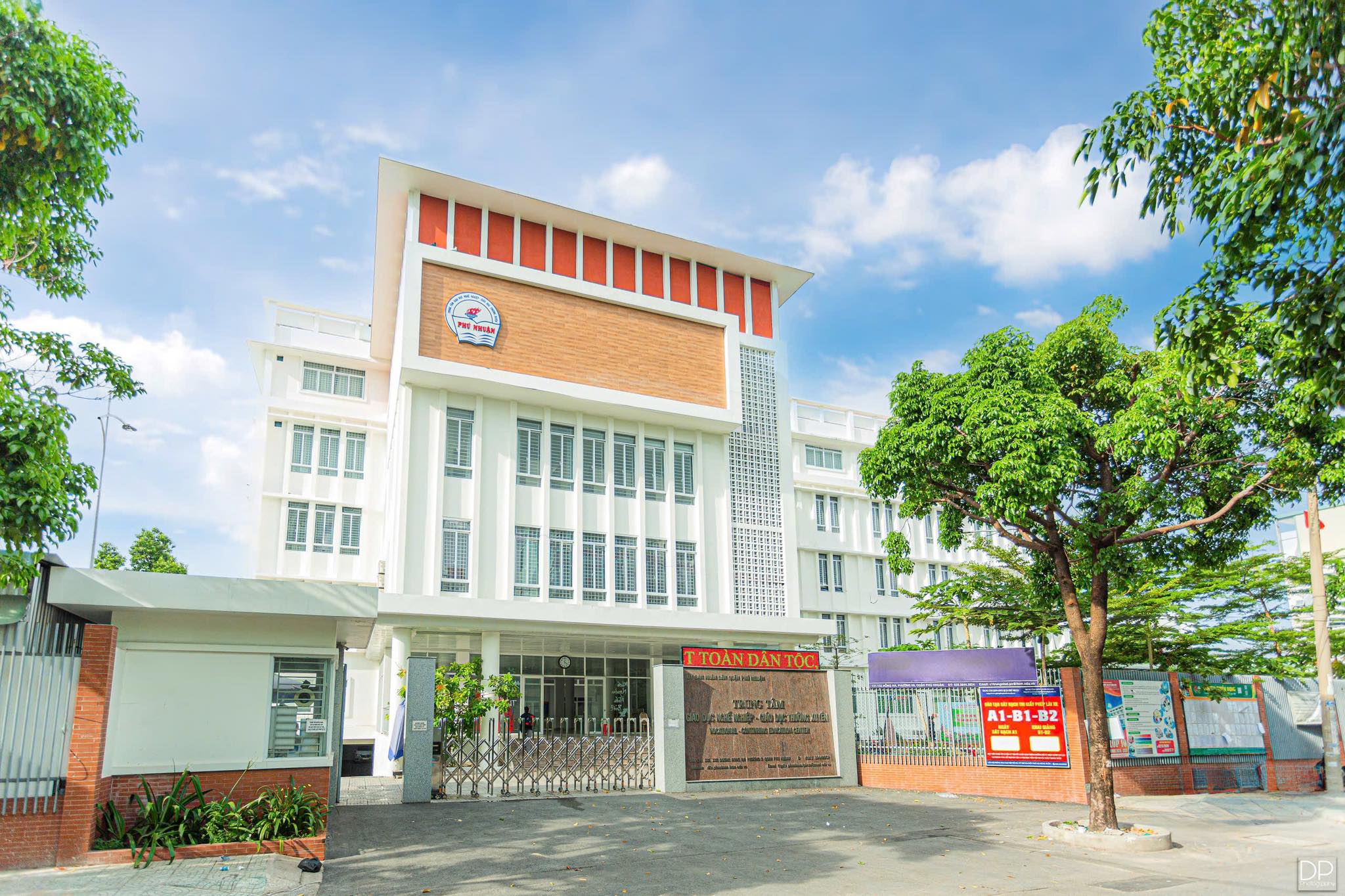 Trung tâm Giáo dục nghề nghiệp - Giáo dục thường xuyên Phú Nhuận